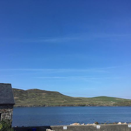 Bed and breakfast The Pier Bar , Cleggan Extérieur photo