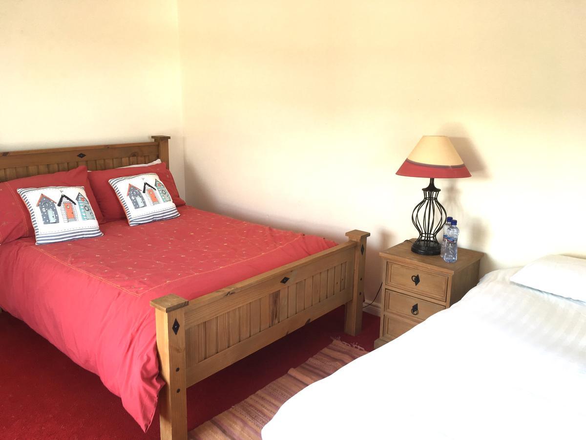 Bed and breakfast The Pier Bar , Cleggan Extérieur photo