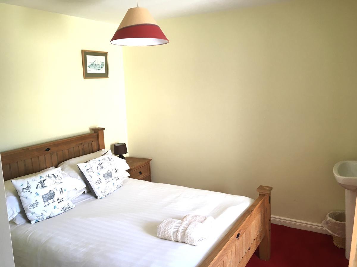 Bed and breakfast The Pier Bar , Cleggan Extérieur photo